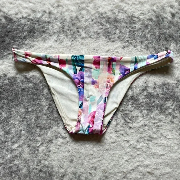 🔥4/$20 B Swim  Bikini Bottom - Picture 1 of 8
